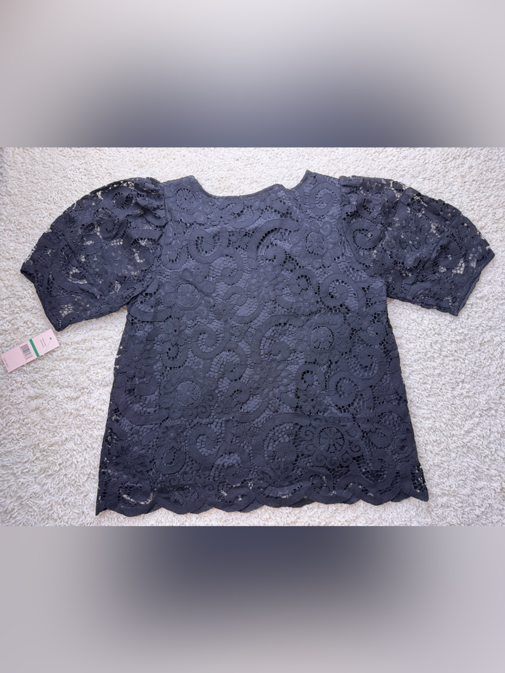 WMNS L Crochet Lace Puff-Sleeve Top NWT - Picture 2 of 8